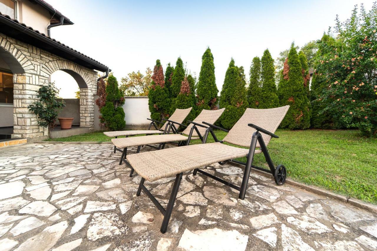 Danubio Residence Aljmaš Extérieur photo